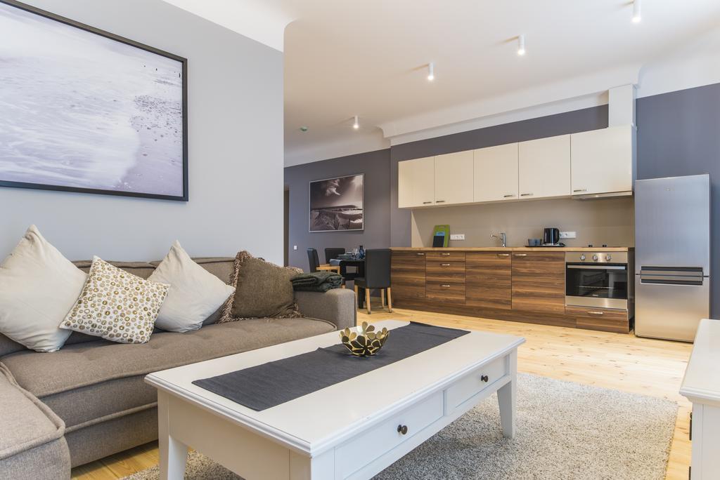 Colonel Suites & Apartments Рига Екстериор снимка
